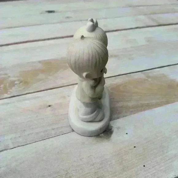 Precious Moments Figurine E-2856 God Blessed Our Years 10 Anniversary Love 5.5" - Picture 5 of 8